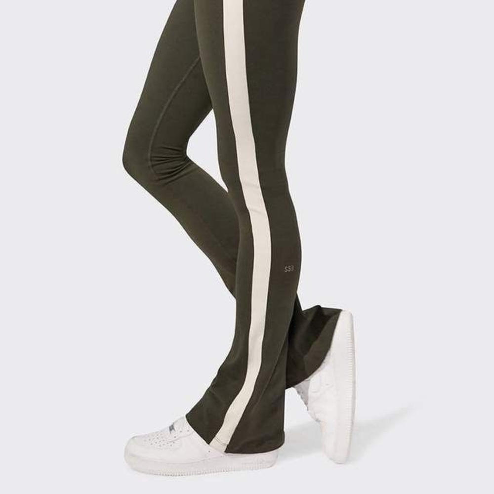 Splits 59 Raquel flare. Green and white stripe